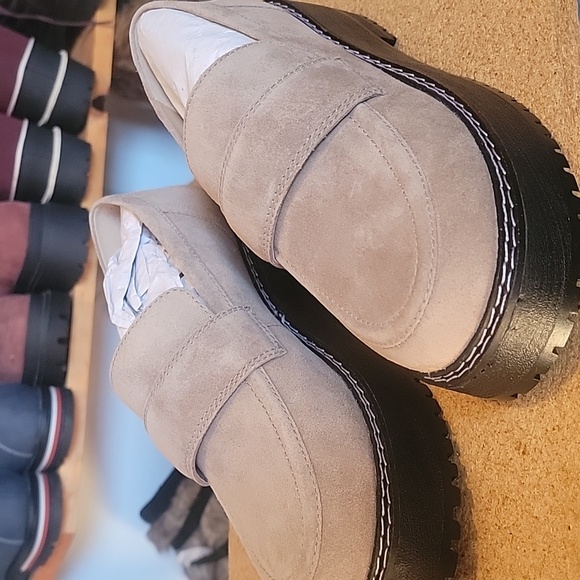 *new* womens tan color suede, size 9.5 chunky sole, loafer style shoes - Picture 3 of 5